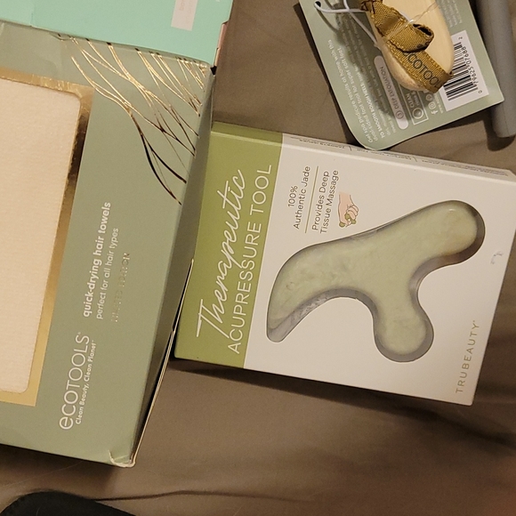 6 skincare self care muscle recovery bundle kit - Picture 3 of 4